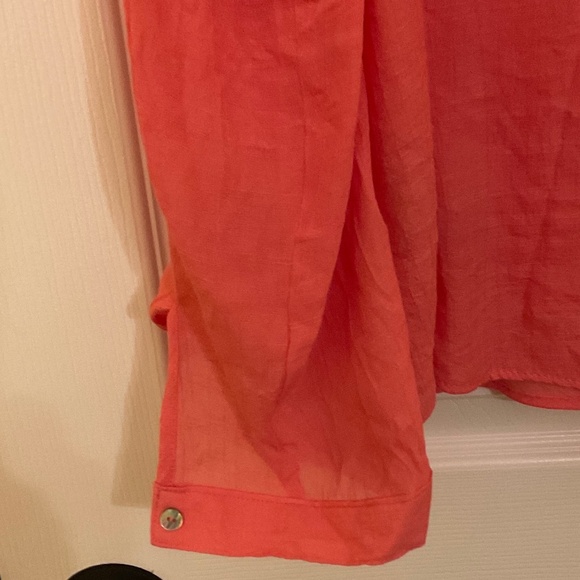 LADIES TIE FRONT BLOUSE.  EXCELLENT CONDITION!  XL. PRETTY CORAL COLOR. COMFY! - Picture 7 of 10